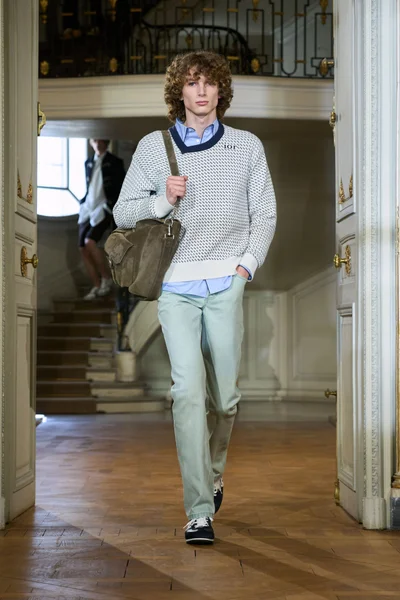 Look 39